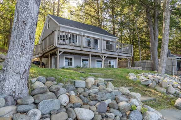 Little Star Lakeside Retreat - Image 1